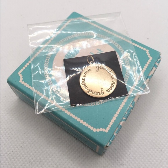 Vintage Stella and Dot Grandma/Nana/Grand-Mere/Oma charm • Bronze - Picture 2 of 2